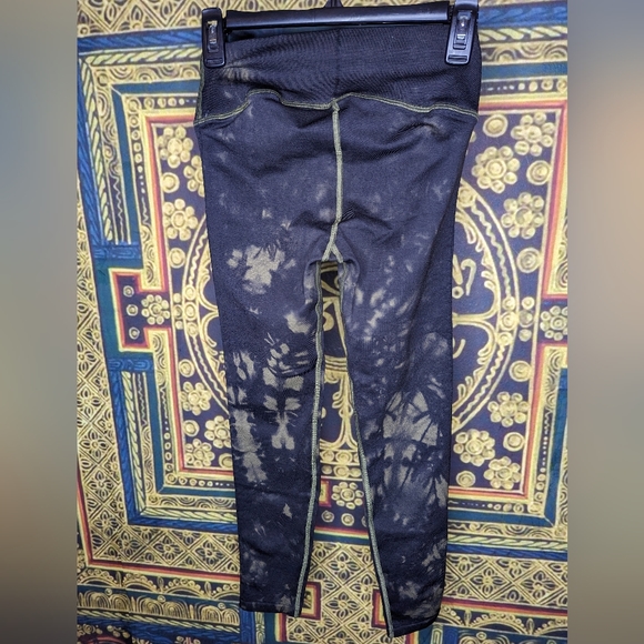 Good American Tie Dye Seamless Leggings in Agave Size 1/2 - Picture 3 of 9